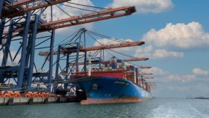 shipping-container-640x480-61203372.jpeg