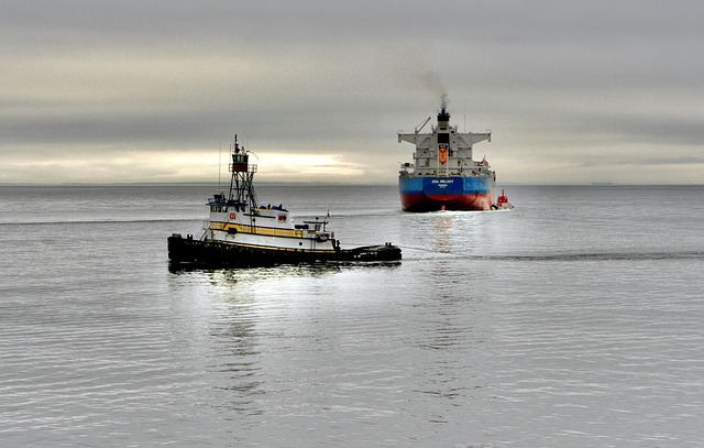 shipping-containers-640x480-71313964.jpeg
