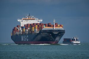 shipping-containers-640x480-87462191.jpeg