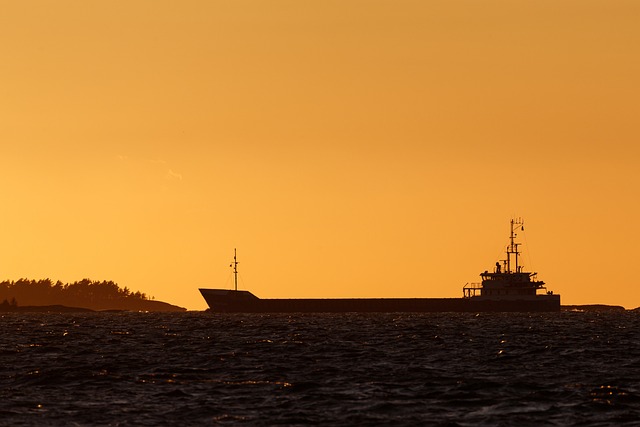 shipping-industry-640x480-12421891.jpeg