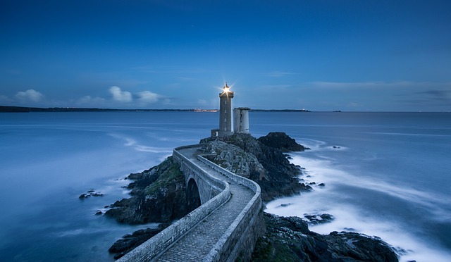 blue-640x480-35406384.jpeg
