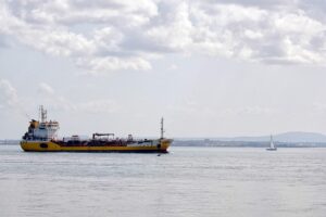 cargo-ship-640x480-11629770.jpeg