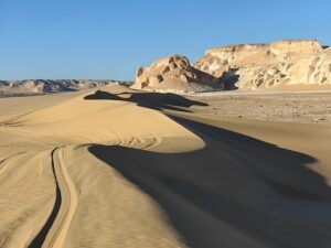 desert-640x480-56117101.jpeg