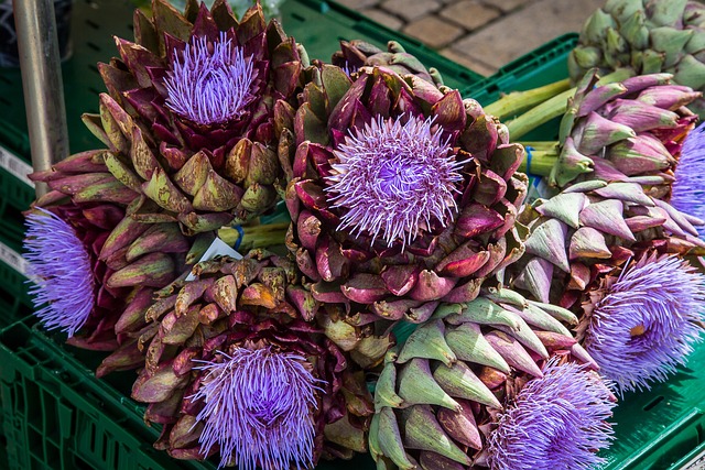 local-food-640x480-23417833.jpeg