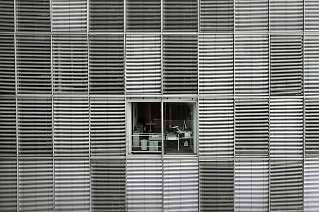 office-640x480-70455786.jpeg