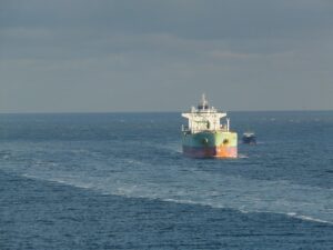 shipping-container-640x480-12968679.jpeg