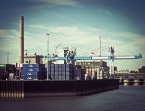 shipping-container-640x480-74077539.jpeg