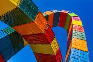 shipping-containers-640x480-51772394.jpeg