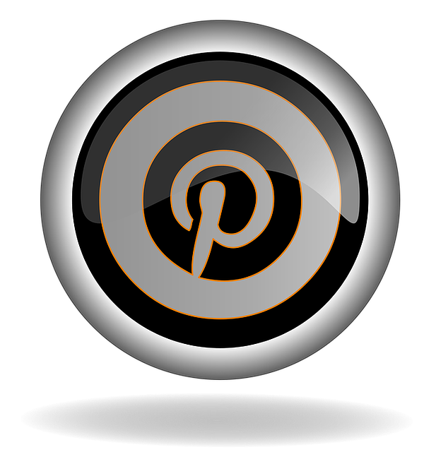 social-media-640x480-16266307.png