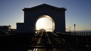 Revolutionize Storage: Open-Sided Containers with Enhanced Ventilation