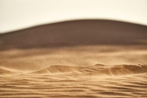 desert-landscape-640x480-51604695.jpeg