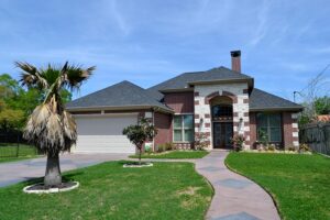 lawn-care-640x480-15996110.jpeg