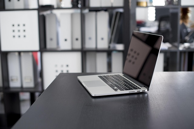 office-640x480-55185689.jpeg