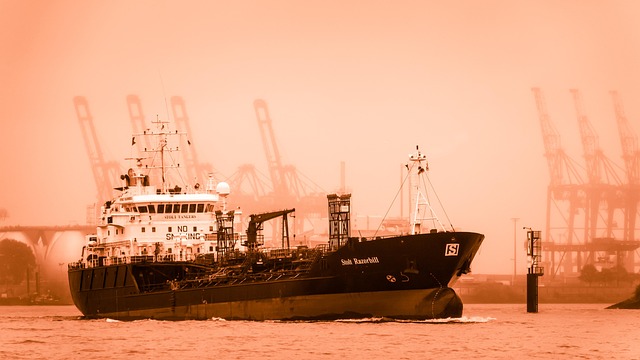shipping-container-640x480-607362.jpeg