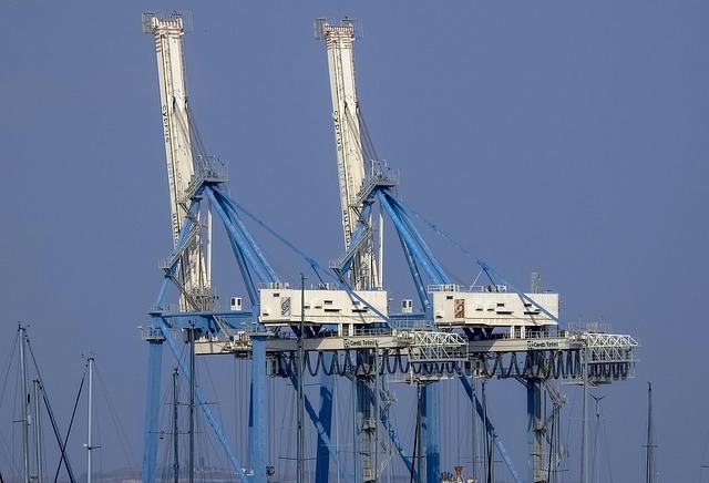 shipping-industry-640x480-2957874.jpeg