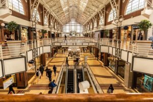 commercial-buildings-640x480-22628513.jpeg