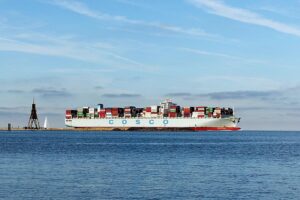 container-ship-640x480-13142565.jpeg