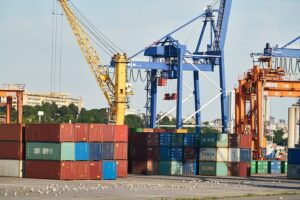 20-Foot Shipping Container: Interior Height & Space Maximization